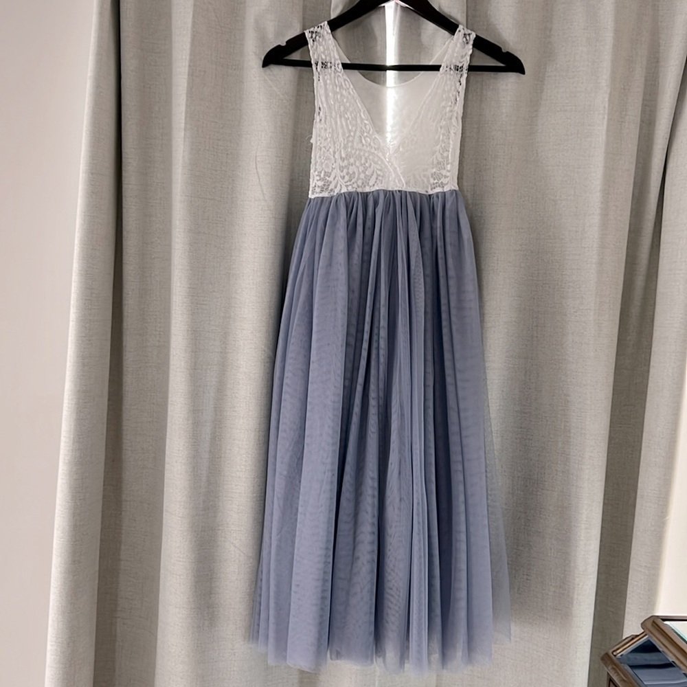 EUC Flower Girl or formal dress/wedding - lace white top with blue skirt. Size 8 - Picture 5 of 7